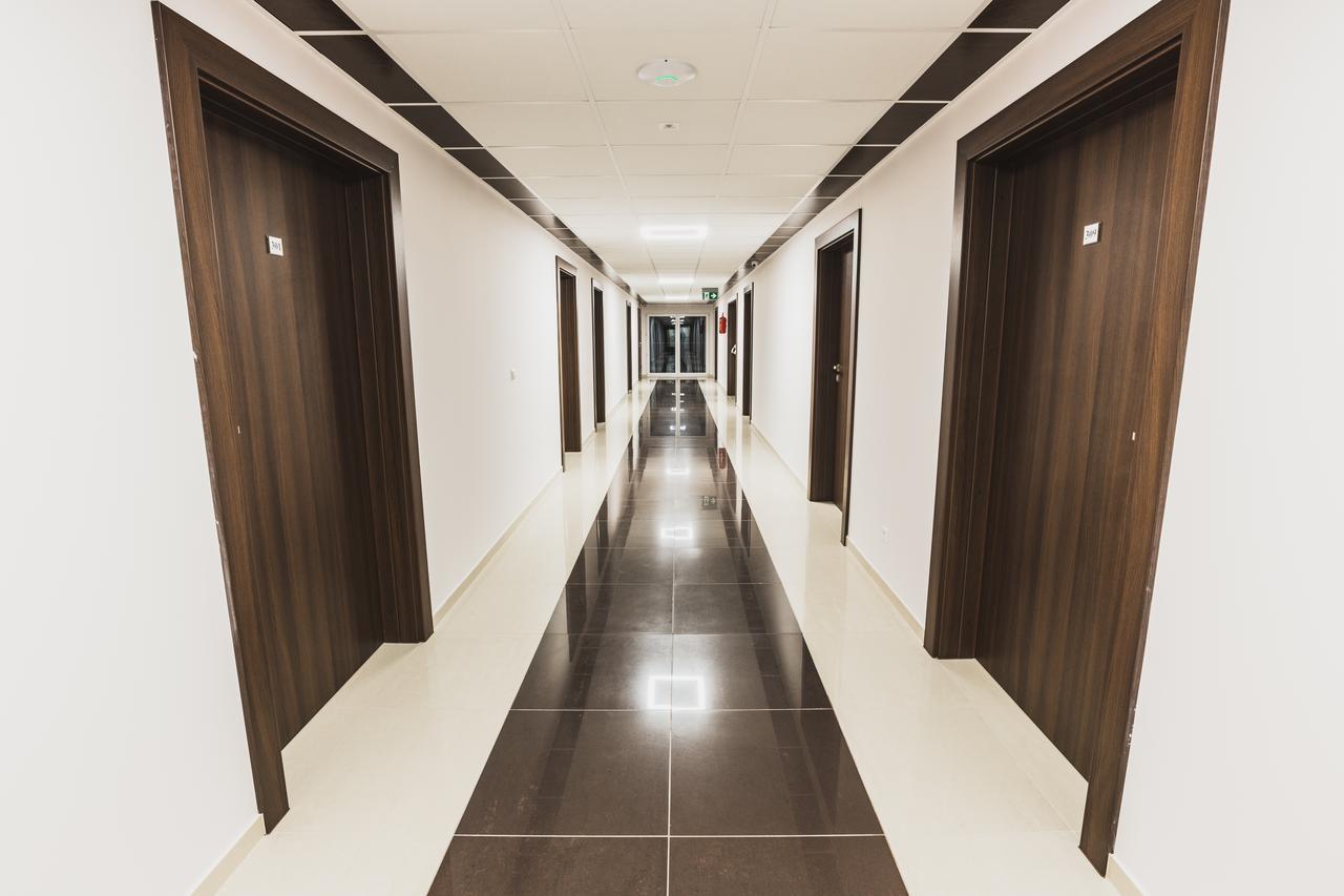 Czarno Na Bialym Hotel Krakow Exterior photo